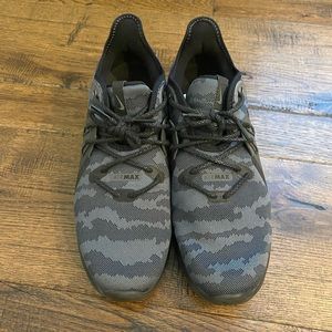Nike Air Max Sequent 3 - size 9
